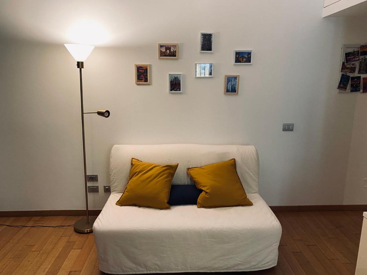 Chiara Guest House 34 - M4 Metro Blu Milan Bagian luar foto